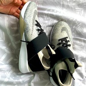 Nike Air Zoom Strong